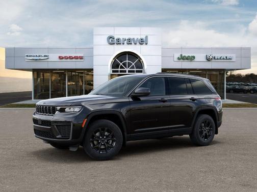 Diamond Black 2026 Jeep Grand Cherokee Laredo