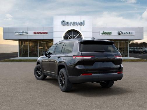 Diamond Black 2026 Jeep Grand Cherokee L Laredo