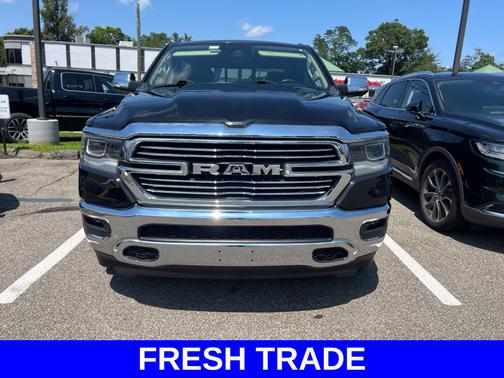 Diamond Black Crystal Pearlcoat 2021 RAM 1500 Laramie
