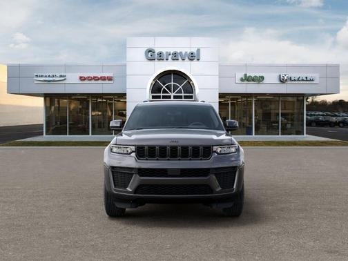 Metallic 2026 Jeep Grand Cherokee Laredo