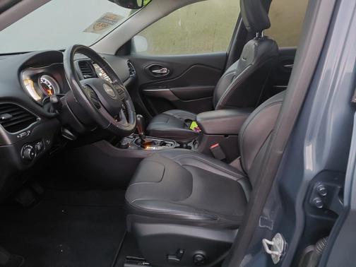 Blue Shade Pearlcoat 2019 Jeep Cherokee Limited