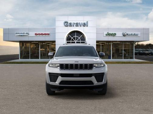 2026 Jeep Grand Cherokee Laredo