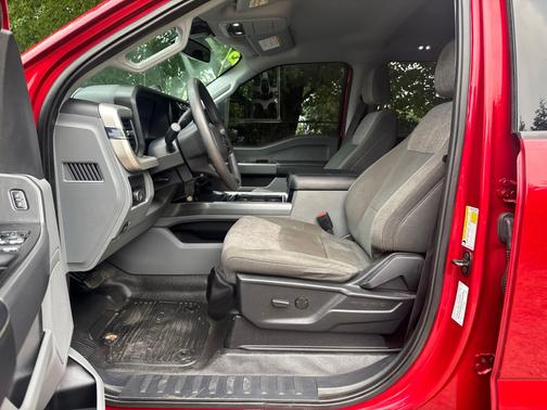 Rapid Red Metallic Tinted Clearcoat 2023 Ford F-350 XLT