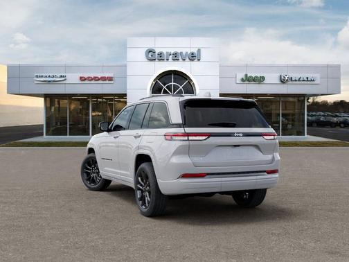 Bright White Clearcoat 2026 Jeep Grand Cherokee Limited