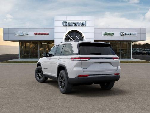Bright White Clearcoat 2026 Jeep Grand Cherokee Laredo