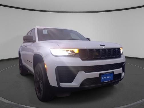 2026 Jeep Grand Cherokee Laredo