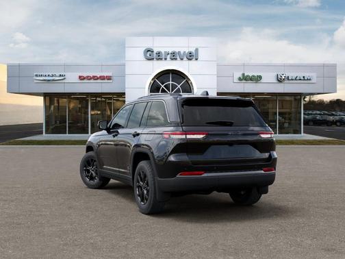 Diamond Black 2026 Jeep Grand Cherokee Laredo