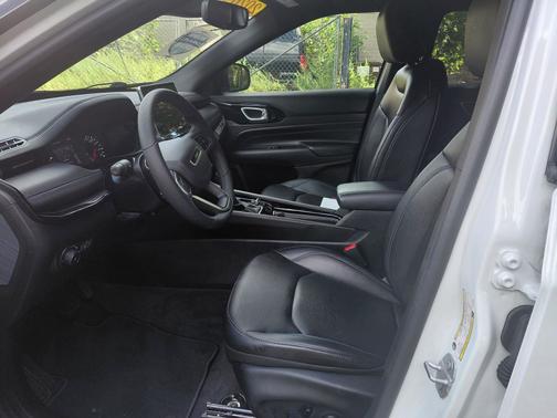 Bright White Clearcoat 2026 Jeep Compass Limited