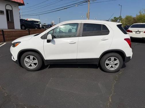 Summit White 2020 Chevrolet Trax LS