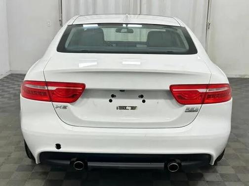 2017 Jaguar XE 25t