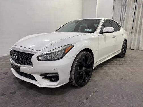 2015 INFINITI Q70 3.7X