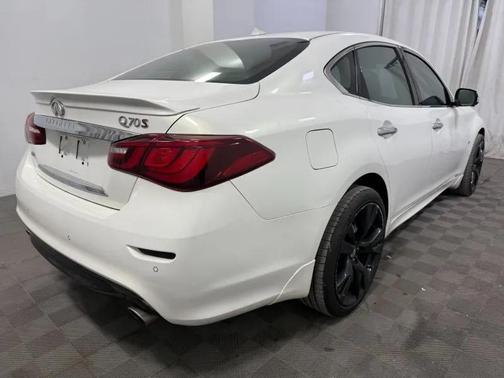 2015 INFINITI Q70 3.7X