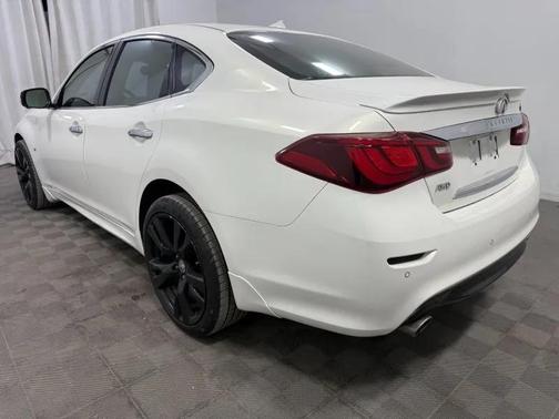 2015 INFINITI Q70 3.7X