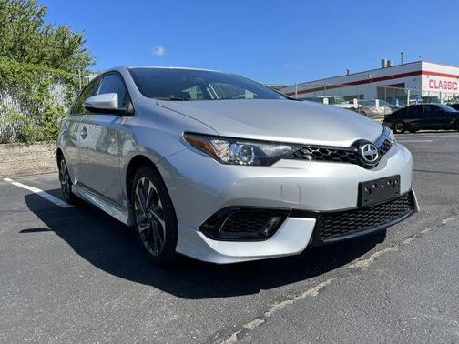 2016 Scion iM 5dr HB CVT (Natl)