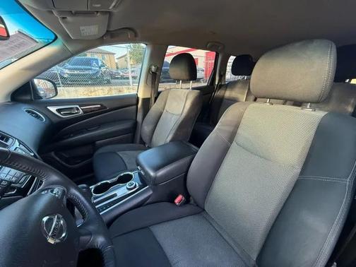 2018 Nissan Pathfinder SV