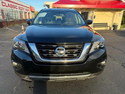 2018 Nissan Pathfinder SV