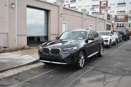 2025 BMW X4 xDrive30i