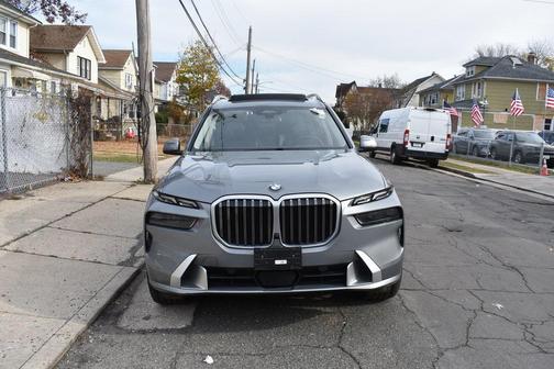 2025 BMW X7 xDrive40i