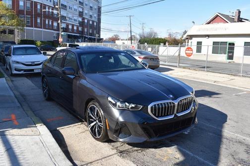 2024 BMW 530 530i