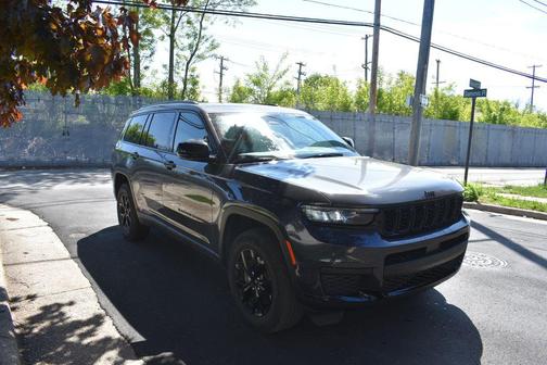 Baltic Gray Metallic Clearcoat 2024 Jeep Grand Cherokee L Altitude