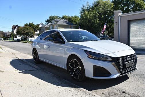 2023 Nissan Altima SR FWD