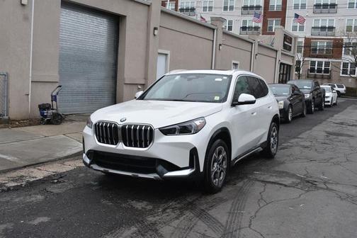White Metallic 2025 BMW X1 xDrive28i
