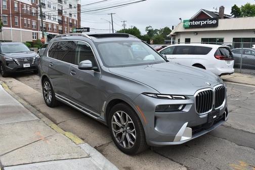 2025 BMW X7 xDrive40i