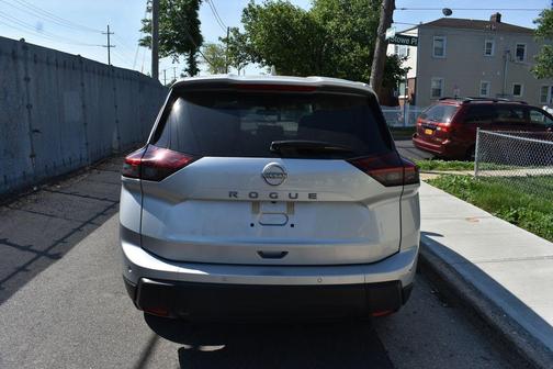 Brilliant Silver Metallic 2025 Nissan Rogue SV