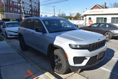 2024 Jeep Grand Cherokee Altitude