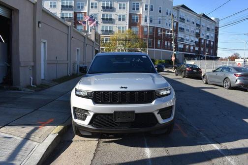 2024 Jeep Grand Cherokee Altitude