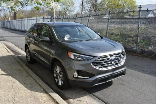 2022 Ford Edge Titanium