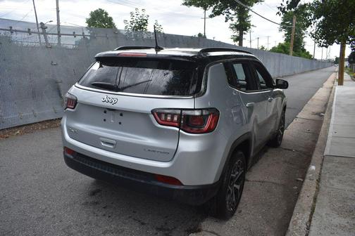 Silver Zynith Metallic Clearcoat 2025 Jeep Compass Limited