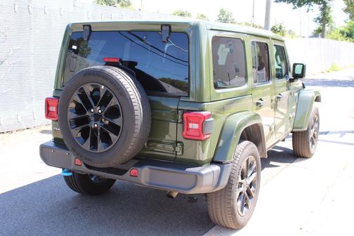 Sarge Green Clearcoat 2024 Jeep Wrangler Sahara