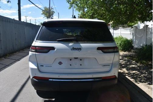 2022 Jeep Grand Cherokee L Laredo