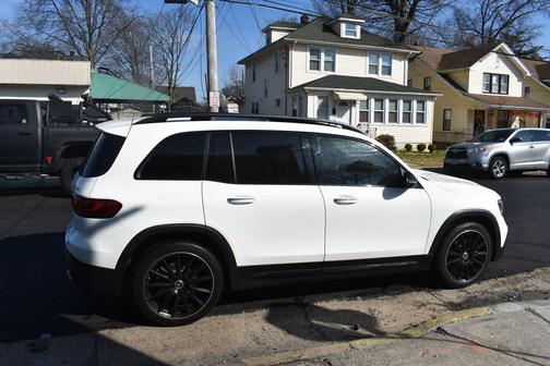 Polar White 2022 Mercedes-Benz GLB 250 4MATIC