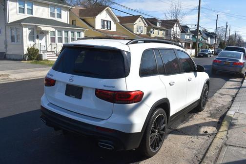 Polar White 2022 Mercedes-Benz GLB 250 4MATIC
