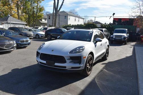 2021 Porsche Macan Base