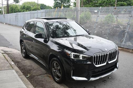 Black Sapphire Metallic 2025 BMW X1 xDrive28i