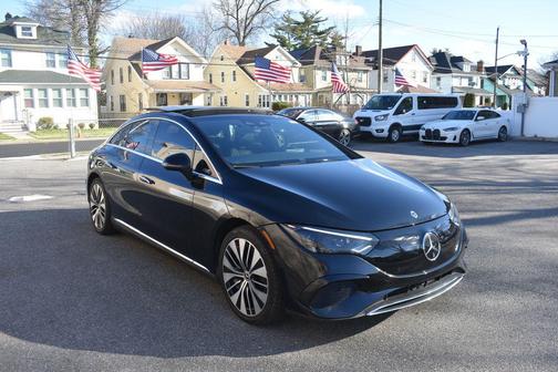 Obsidian Black Metallic 2023 Mercedes-Benz EQE 350+ Base