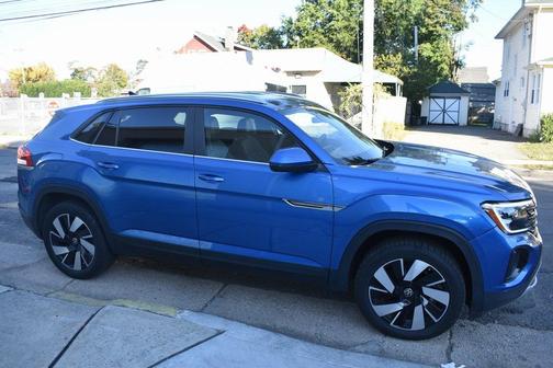 2024 Volkswagen Atlas Cross Sport 2.0T SE w/Technology