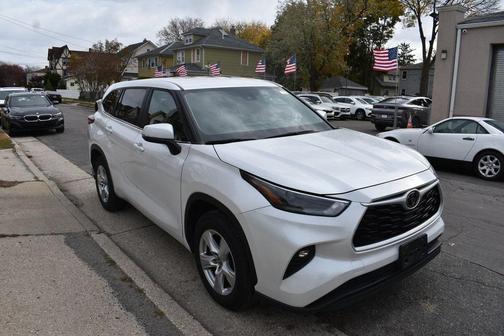 2024 Toyota Highlander LE