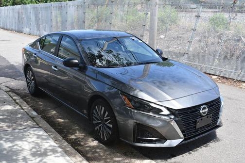 Gun Metallic 2025 Nissan Altima 2.5 SV