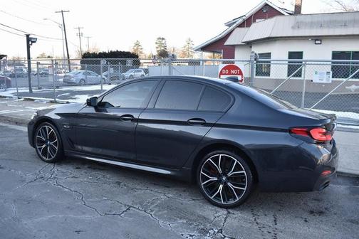 Dark Graphite Metallic 2023 BMW 530e Base