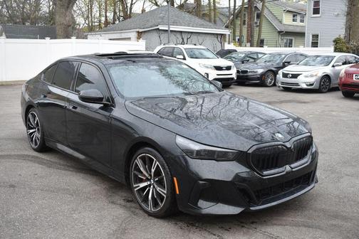 Black Sapphire Metallic 2024 BMW 530 530i