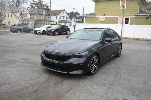 Black Sapphire Metallic 2024 BMW 530 530i