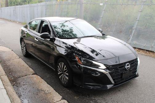 Super Black Clearcoat 2025 Nissan Altima 2.5 SV