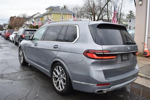 Skyscraper Gray Metallic 2025 BMW X7 xDrive40i