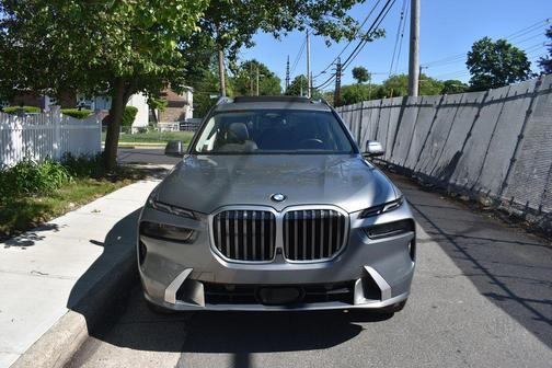 Skyscraper Gray Metallic 2025 BMW X7 xDrive40i