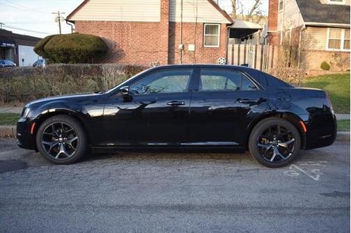 2022 Chrysler 300 S
