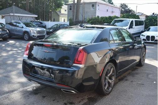2022 Chrysler 300 S